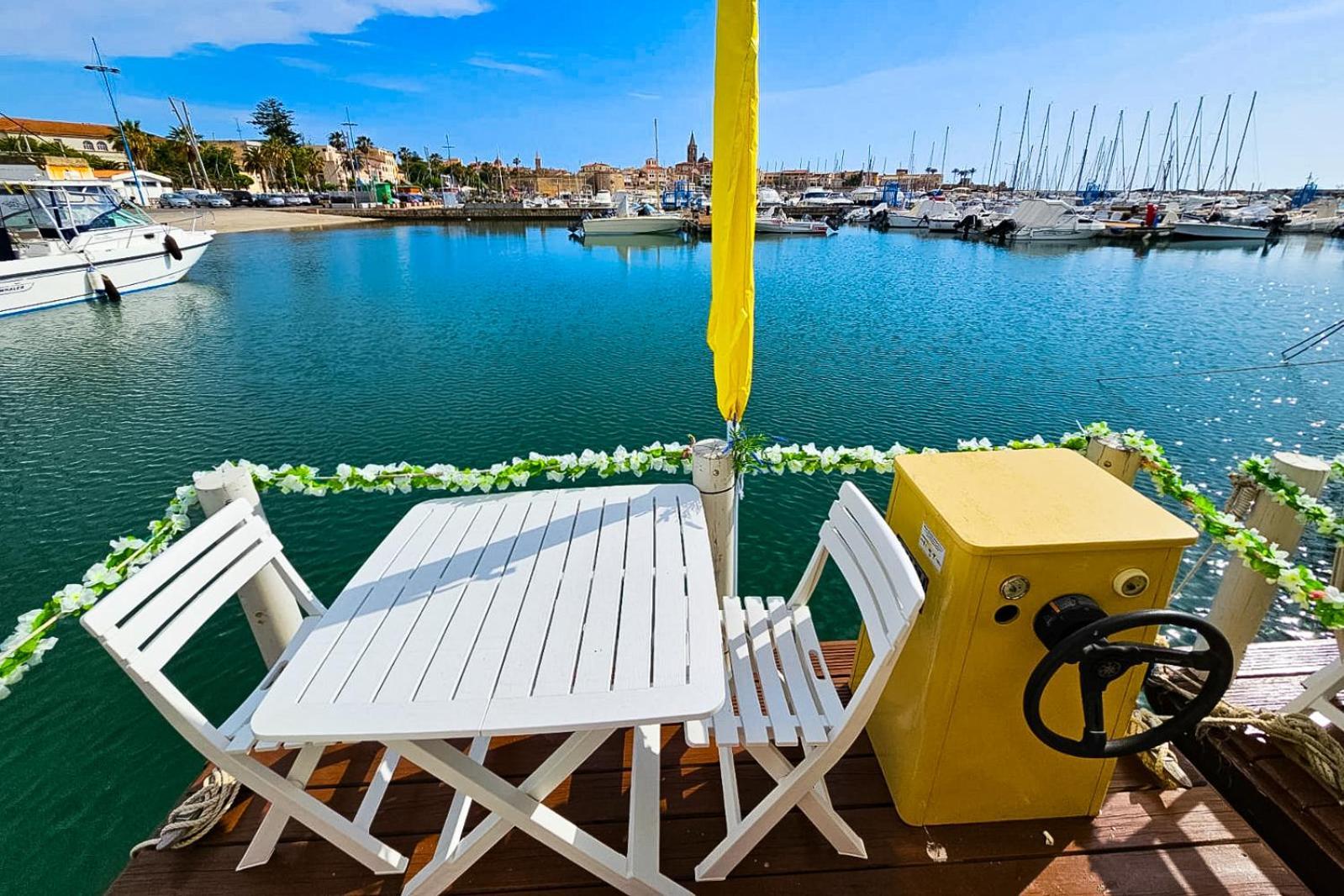 Hotel Filipp'S House Boat Alghero Esterno foto
